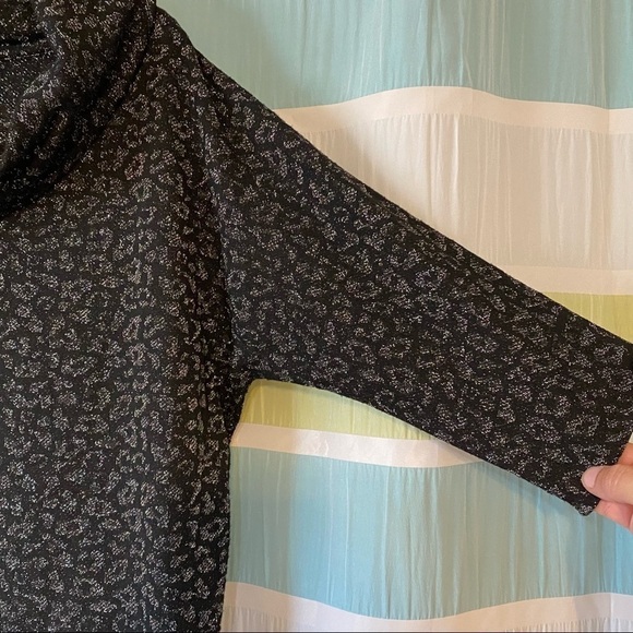August Silk Leopard Blouse Cowl Neck Sz Med - Picture 2 of 7